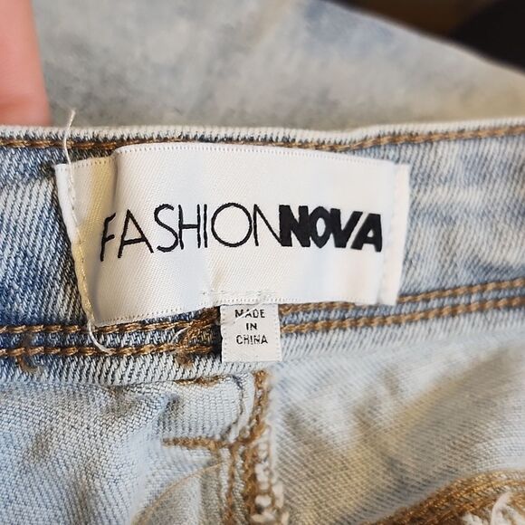 Fashion Nova NWT Lost Without You soft stretch bootcut jeans, light, size 7 - Picture 7 of 12